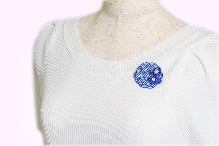 ブローチの着画画像