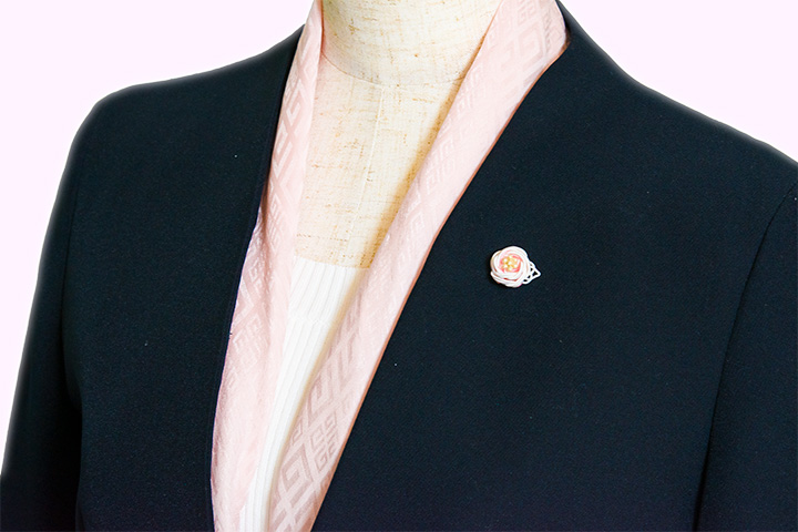 ブローチの着画画像